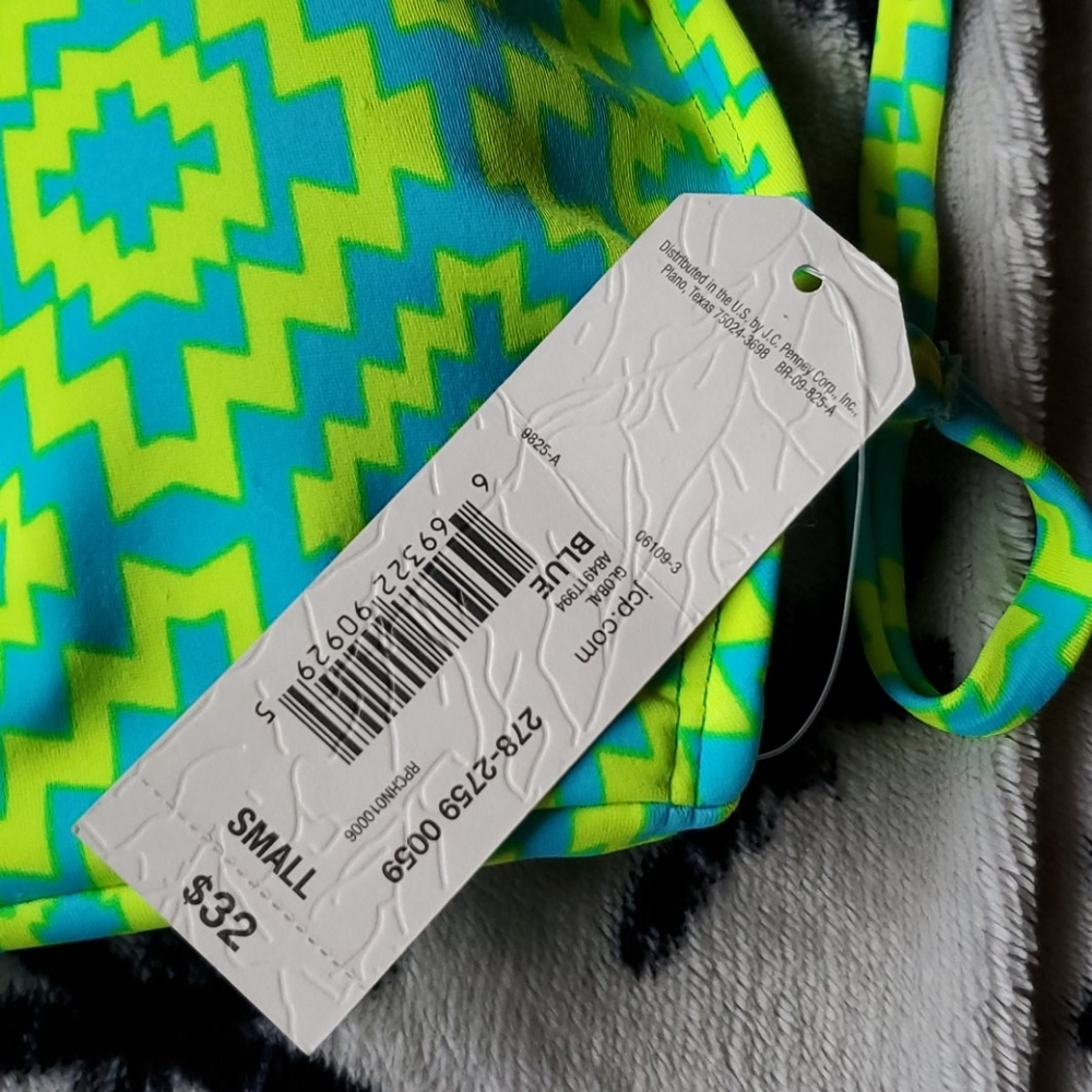 Swim top - Picture 3 of 4